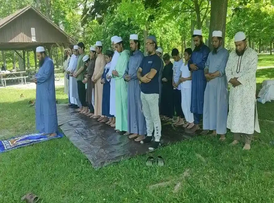 Community prayer connected to Masjid Ar-Rahman